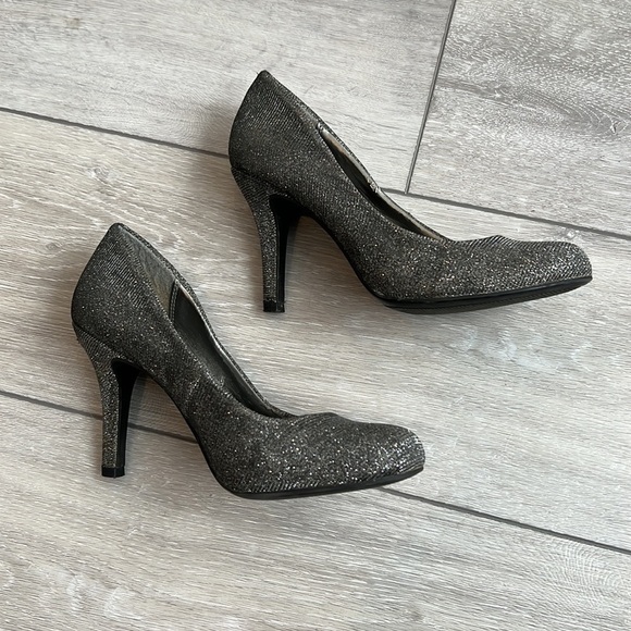 MOOTSIES Tootsies silver glitter pumps size 6 - Picture 3 of 9